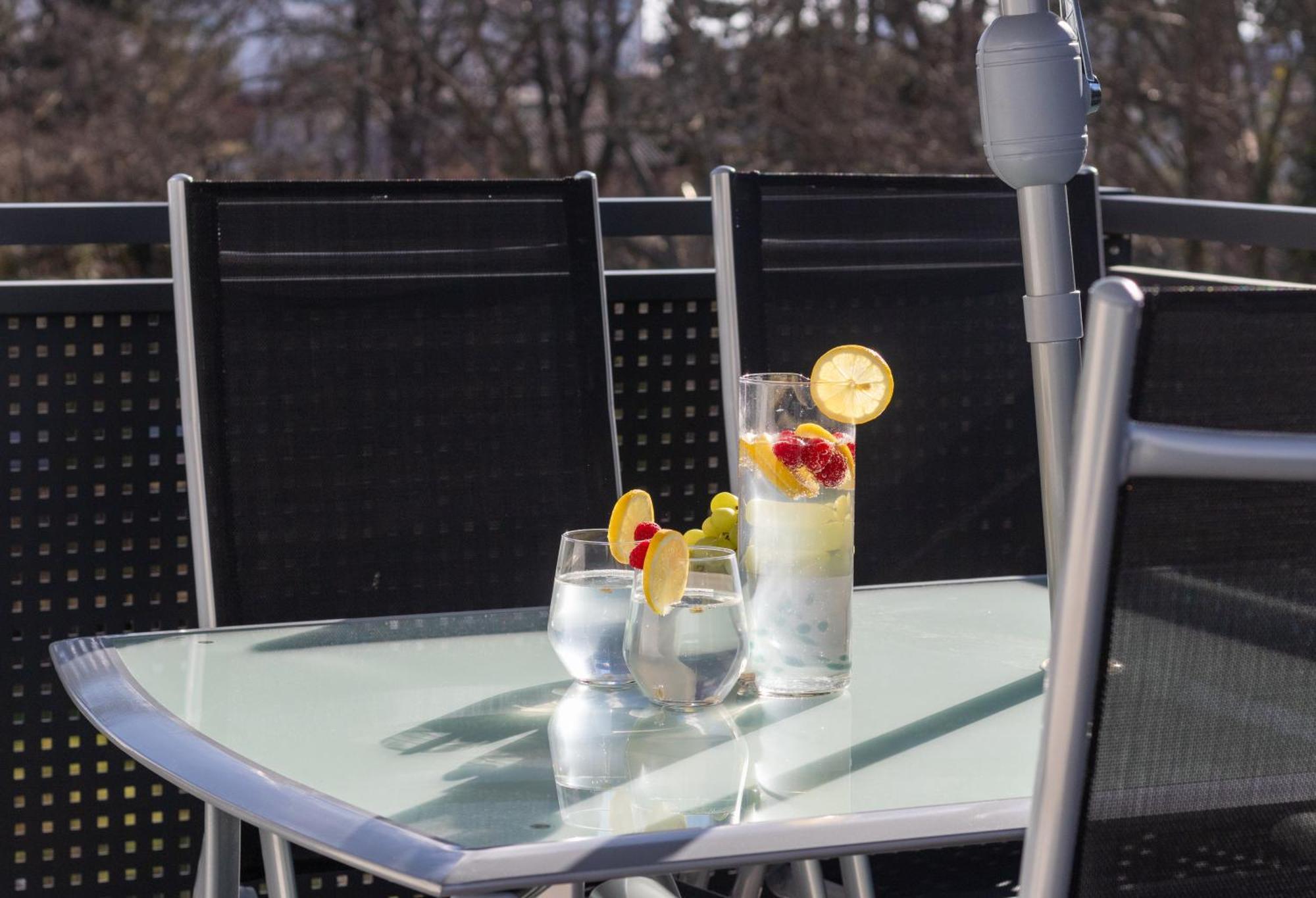 Noblenest: Terrasse - Netflix - Kaffee Appartement Wenen Buitenkant foto